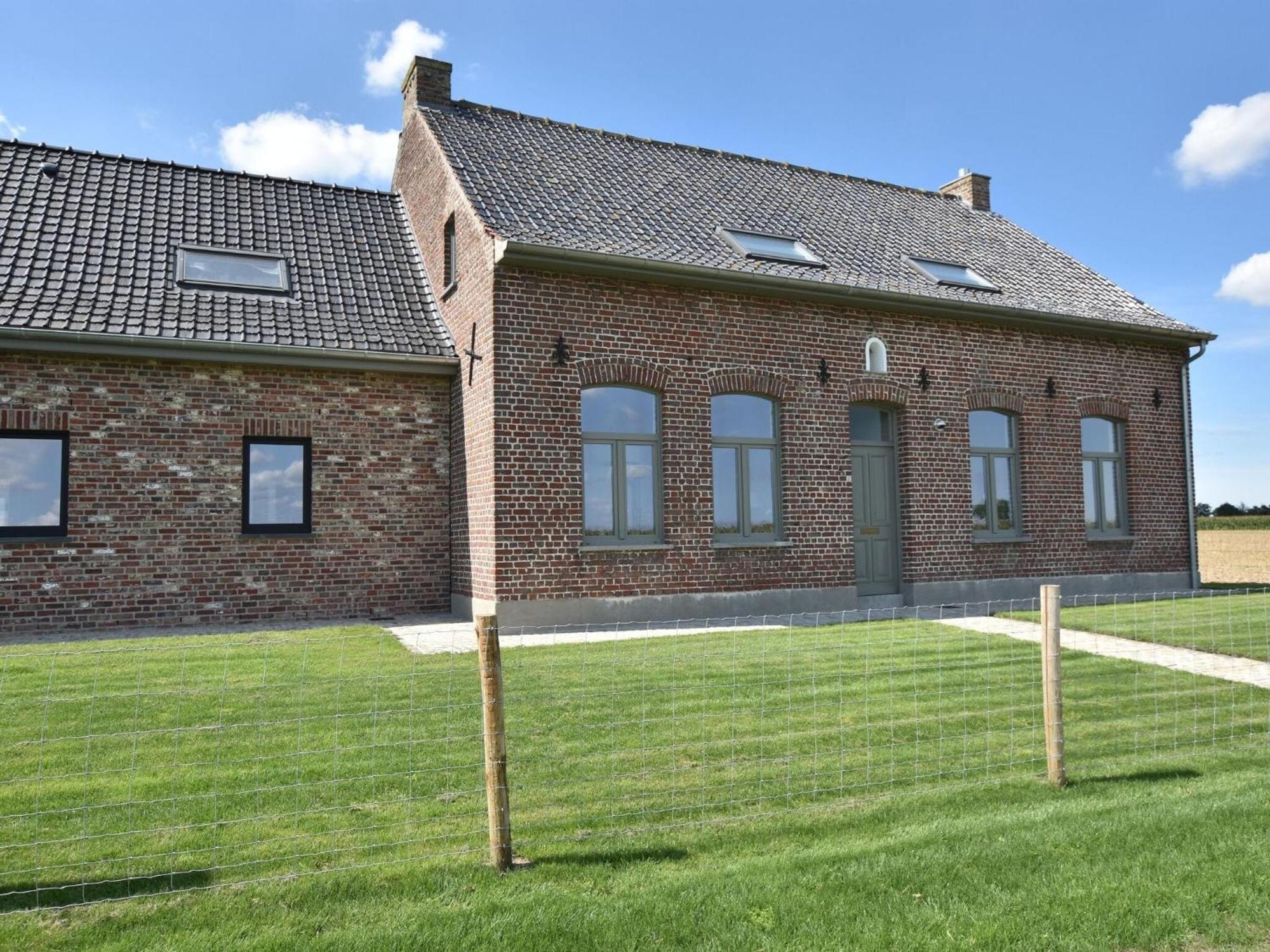 Spacious Holiday Home With Pond In Poperinge Roesbrugge-Haringe Luaran gambar